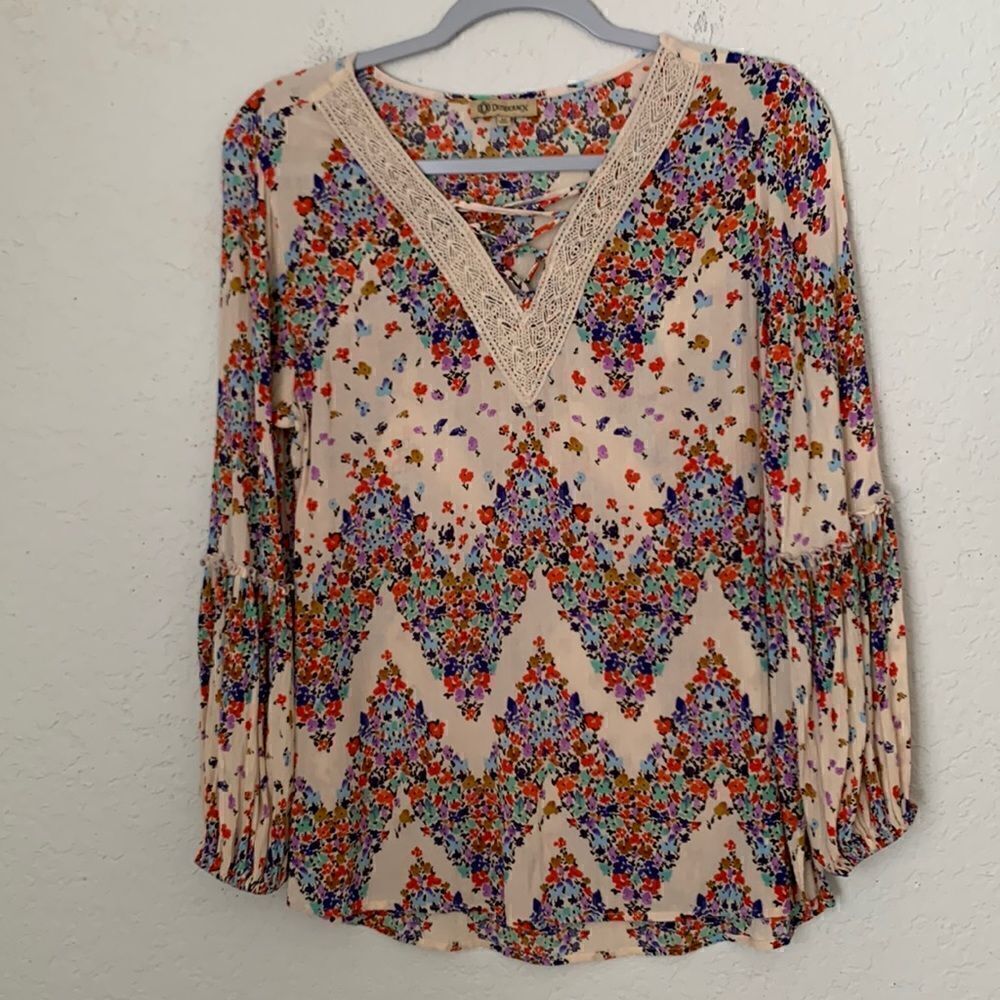 Democracy Cream Floral Lace-Trim V-Neck Blouse